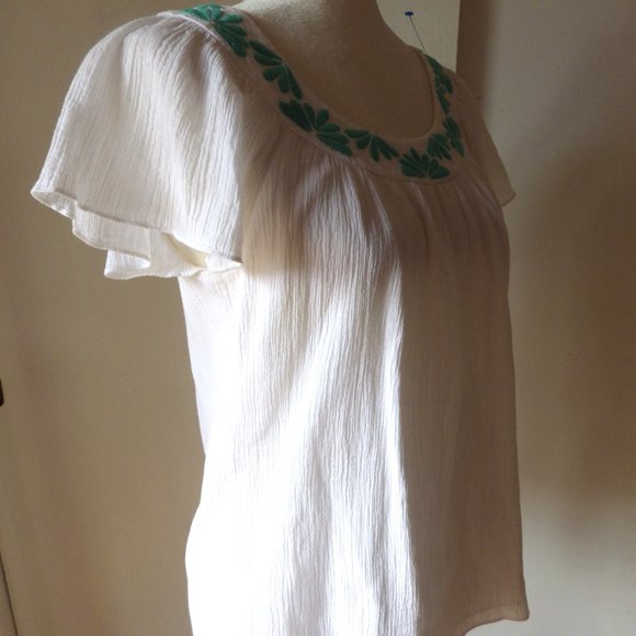 Vineyard Vines Cotton Blouse/Peasant Style/ White Cotton/ Aqua Embroidery/ M - Picture 4 of 8